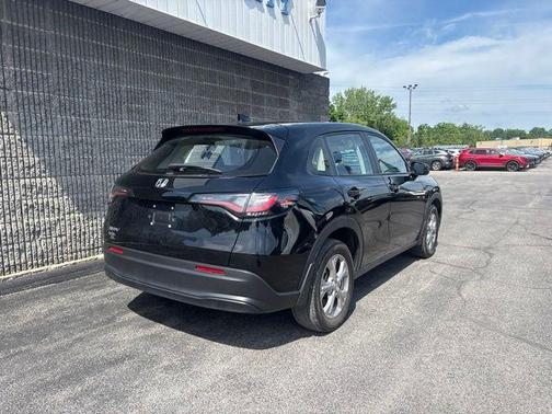 Crystal Black Pearl 2025 Honda HR-V LX