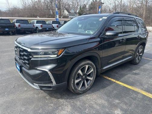 Crystal Black Pearl 2023 Honda Pilot Elite