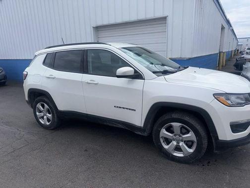 White Clearcoat 2019 Jeep Compass Latitude