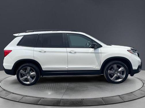White Diamond Pearl 2019 Honda Passport Touring