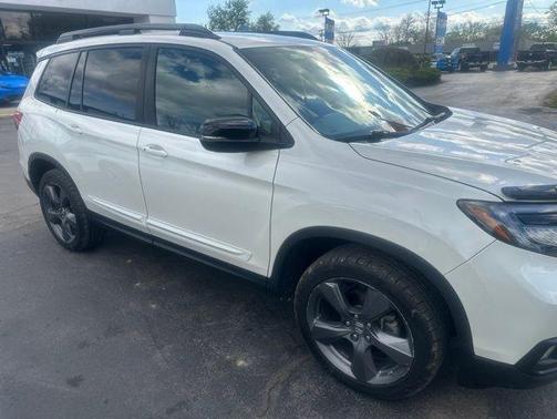 White Diamond Pearl 2019 Honda Passport Touring
