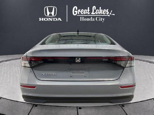 Urban Gray Pearl 2026 Honda Accord SE