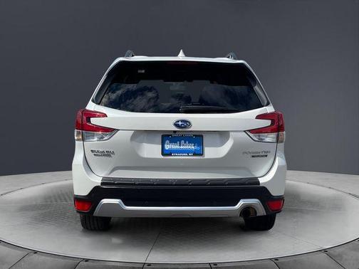 Crystal White Pearl 2021 Subaru Forester Touring