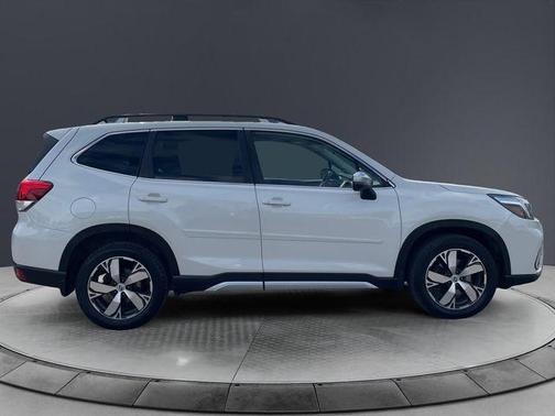 Crystal White Pearl 2021 Subaru Forester Touring