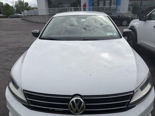 Pure White 2015 Volkswagen Jetta 1.8T SE