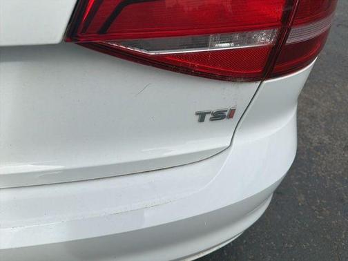 Pure White 2015 Volkswagen Jetta 1.8T SE
