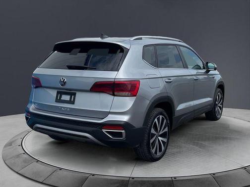 Pyrite Silver Metallic 2022 Volkswagen Taos 1.5T SE