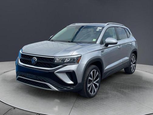 Pyrite Silver Metallic 2022 Volkswagen Taos 1.5T SE