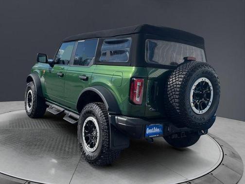 Eruption Green Metallic 2023 Ford Bronco Badlands