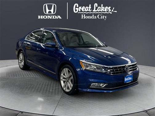 2017 Volkswagen Passat 1.8T SE w/Technology