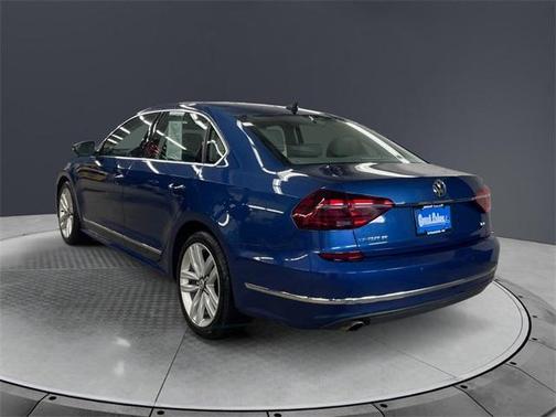 2017 Volkswagen Passat 1.8T SE w/Technology