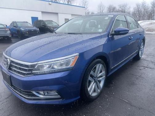 2017 Volkswagen Passat 1.8T SE w/Technology