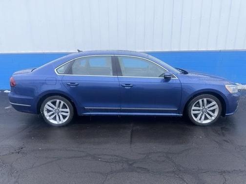2017 Volkswagen Passat 1.8T SE w/Technology
