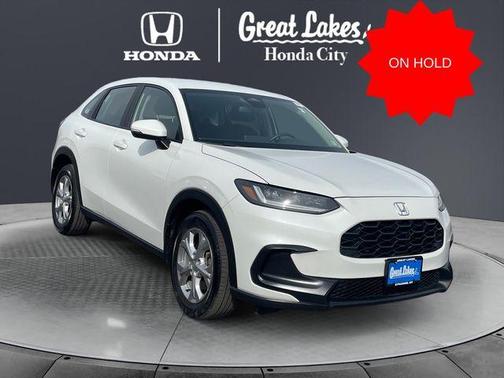 Platinum White Pearl 2023 Honda HR-V LX