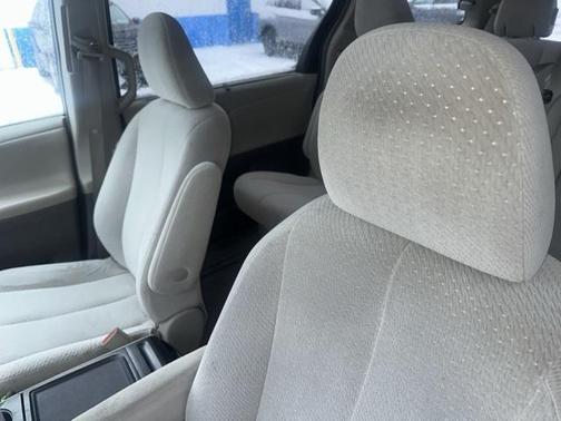 2013 Toyota Sienna LE