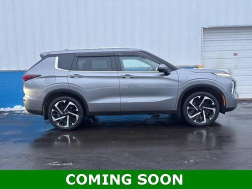2023 Mitsubishi Outlander SE