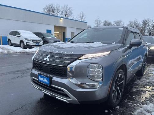 2023 Mitsubishi Outlander SE