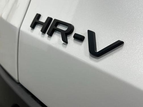 Platinum White Pearl 2027 Honda HR-V Sport