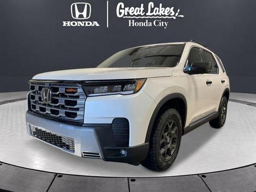 Platinum White Pearl 2026 Honda Pilot TrailSport