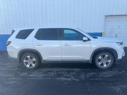 2023 Honda Pilot EX-L 8-Passenger