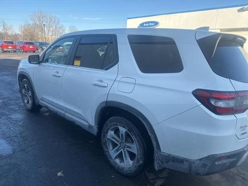 2023 Honda Pilot EX-L 8-Passenger