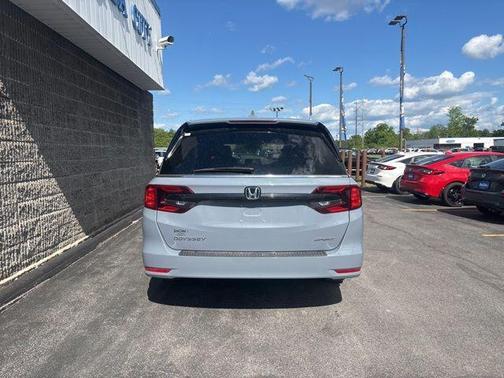 Sonic Gray Pearl 2023 Honda Odyssey Sport