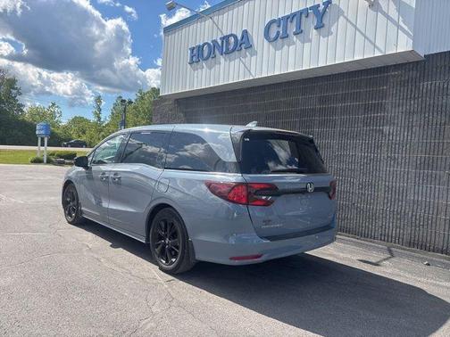 Sonic Gray Pearl 2023 Honda Odyssey Sport