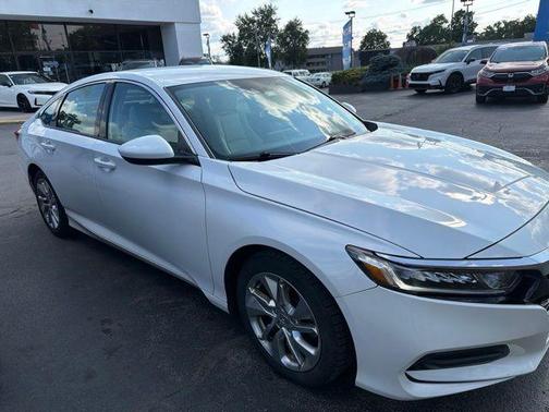 Platinum White Pearl 2018 Honda Accord LX