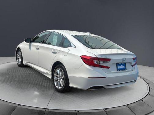 Platinum White Pearl 2018 Honda Accord LX