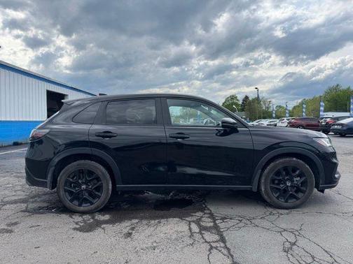 Crystal Black Pearl 2024 Honda HR-V Sport