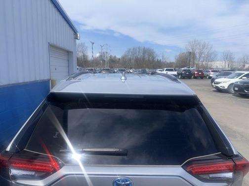 2020 Toyota RAV4 Hybrid XLE