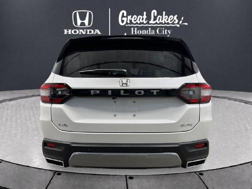 Platinum White Pearl 2026 Honda Pilot Elite