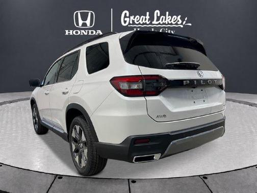 Platinum White Pearl 2026 Honda Pilot Elite