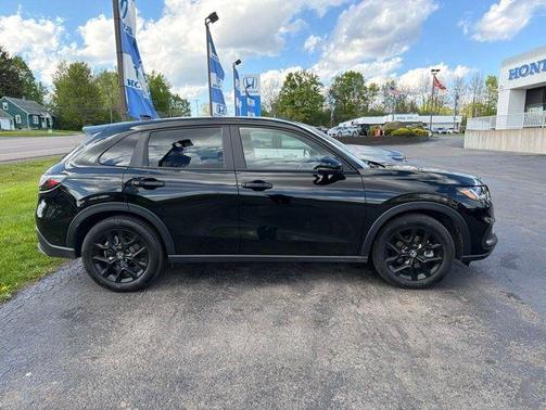 Crystal Black Pearl 2025 Honda HR-V Sport