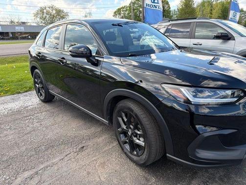 Crystal Black Pearl 2025 Honda HR-V Sport