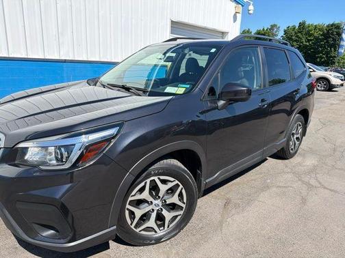 Dark Gray Metallic 2019 Subaru Forester Premium