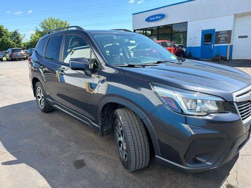 Dark Gray Metallic 2019 Subaru Forester Premium