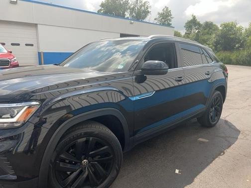 2022 Volkswagen Atlas Cross Sport 2.0T SE w/Technology