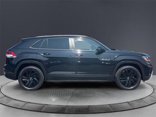 2022 Volkswagen Atlas Cross Sport 2.0T SE w/Technology