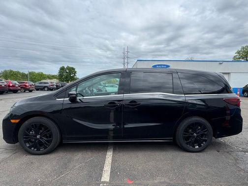 Crystal Black Pearl 2025 Honda Odyssey Sport-L
