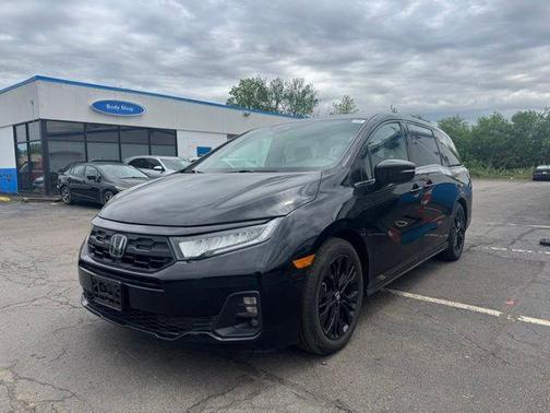 Crystal Black Pearl 2025 Honda Odyssey Sport-L