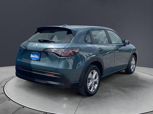 Pearl 2024 Honda HR-V LX