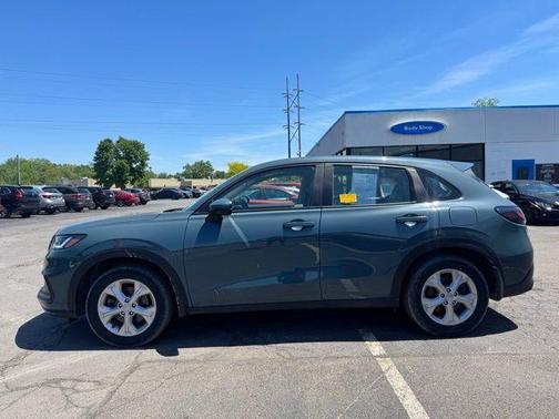 Pearl 2024 Honda HR-V LX