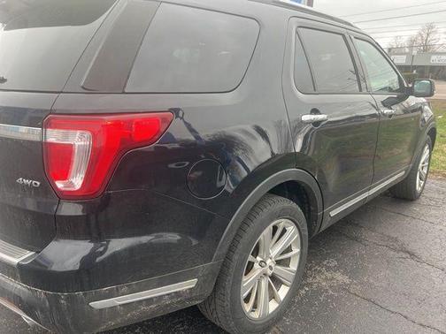 Black 2019 Ford Explorer Limited