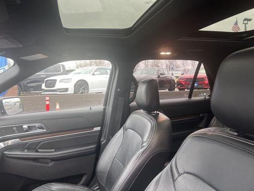 Black 2019 Ford Explorer Limited