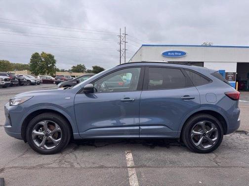 Carbonized Gray Metallic 2024 Ford Escape ST-Line