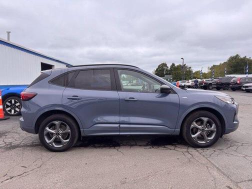 Carbonized Gray Metallic 2024 Ford Escape ST-Line