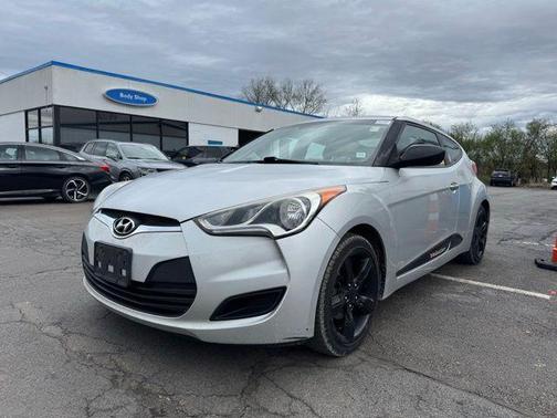 Ironman Silver Metallic 2014 Hyundai Veloster Base
