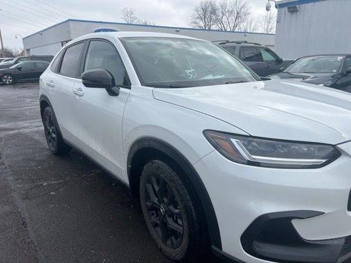 Platinum White Pearl 2023 Honda HR-V Sport
