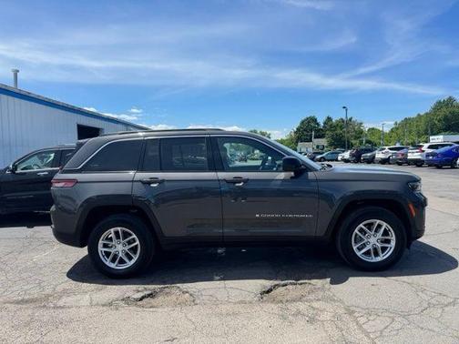 Metallic 2025 Jeep Grand Cherokee Laredo